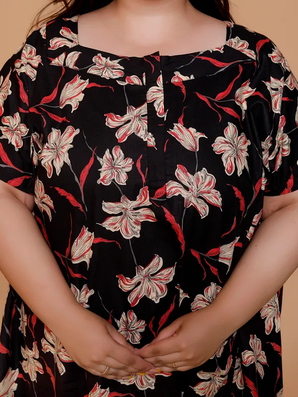 BLACK_Cotton_Nighty_for_women,_Printed_Short_Sleeve._(__BLACK)