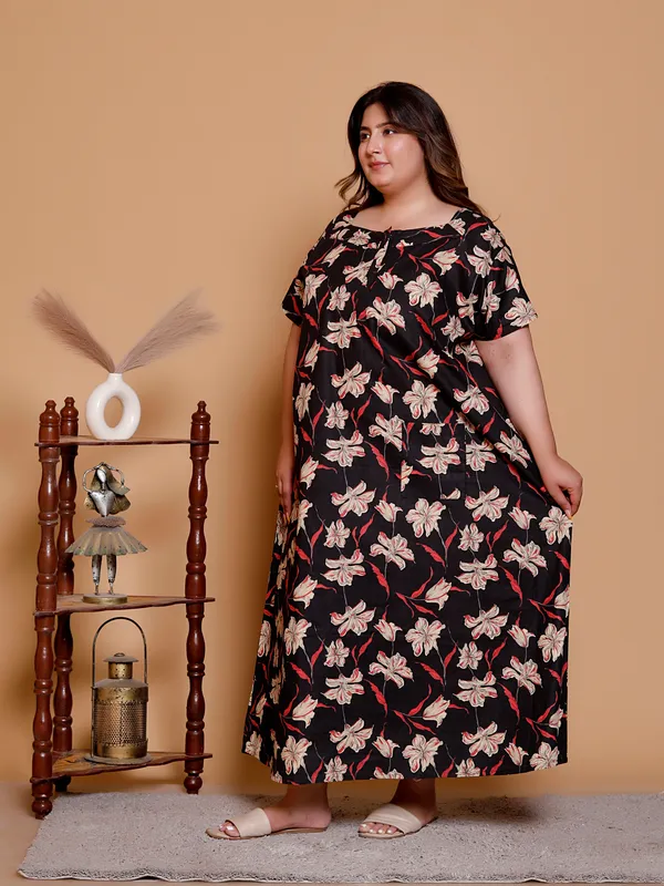 BLACK_Cotton_Nighty_for_women,_Printed_Short_Sleeve._(__BLACK)
