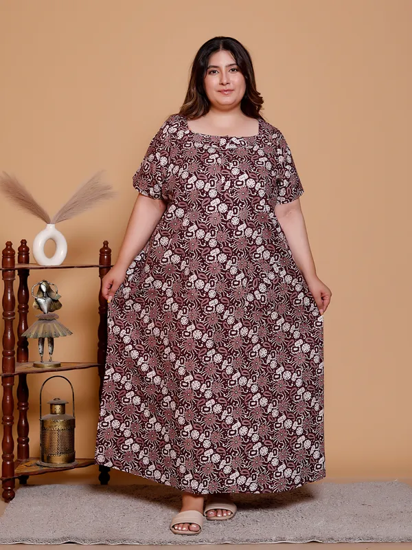 Brown_Everyday_Cotton_Maxi_Printed_Short_Sleeve_Nighty_For_Women