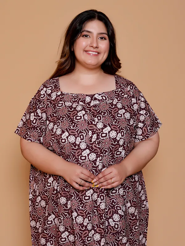 Brown_Everyday_Cotton_Maxi_Printed_Short_Sleeve_Nighty_For_Women