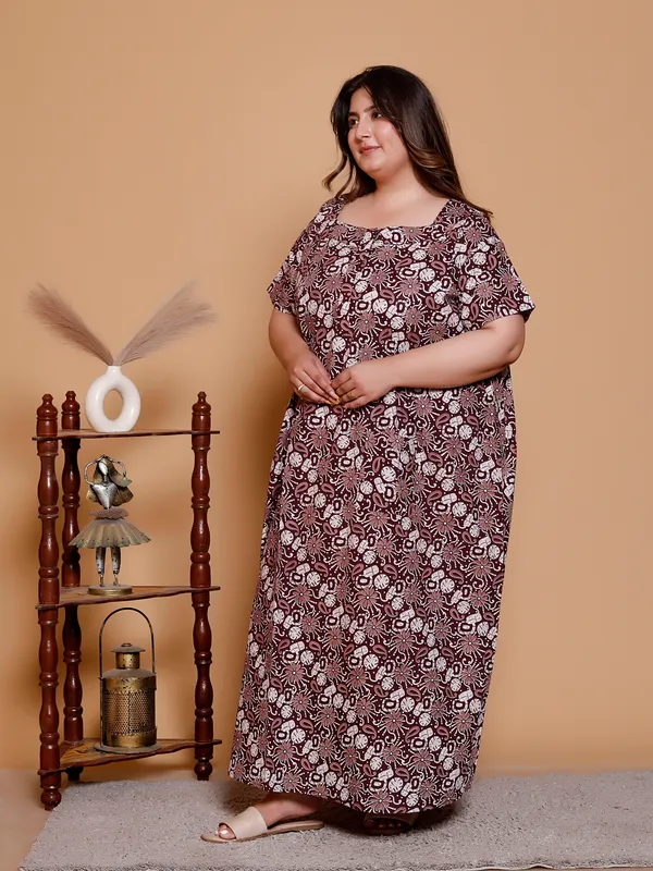 Brown_Everyday_Cotton_Maxi_Printed_Short_Sleeve_Nighty_For_Women