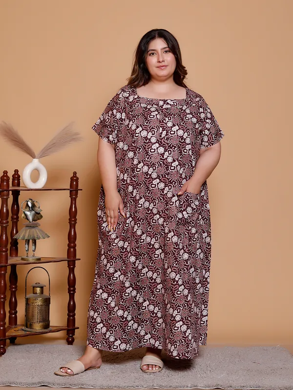 Brown_Everyday_Cotton_Maxi_Printed_Short_Sleeve_Nighty_For_Women