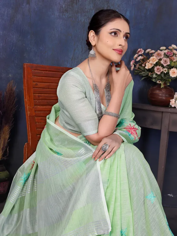 Green_Cotton_Linen_Saree_With_Unstitched_Blouse_Piece