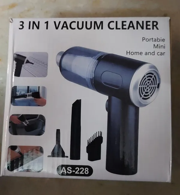 Vacuum_Cleaner_Compact_Design_With_Rechargeable_Functionality_For_Convenient,_Cordless_Use