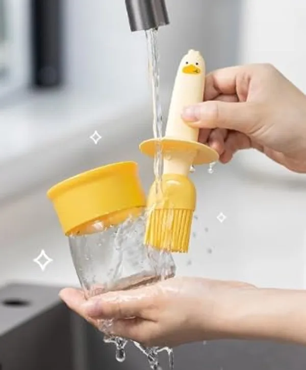 Oil_Dispenser_With_Brush_For_Cooking,_Baking,_And_Air_Frying