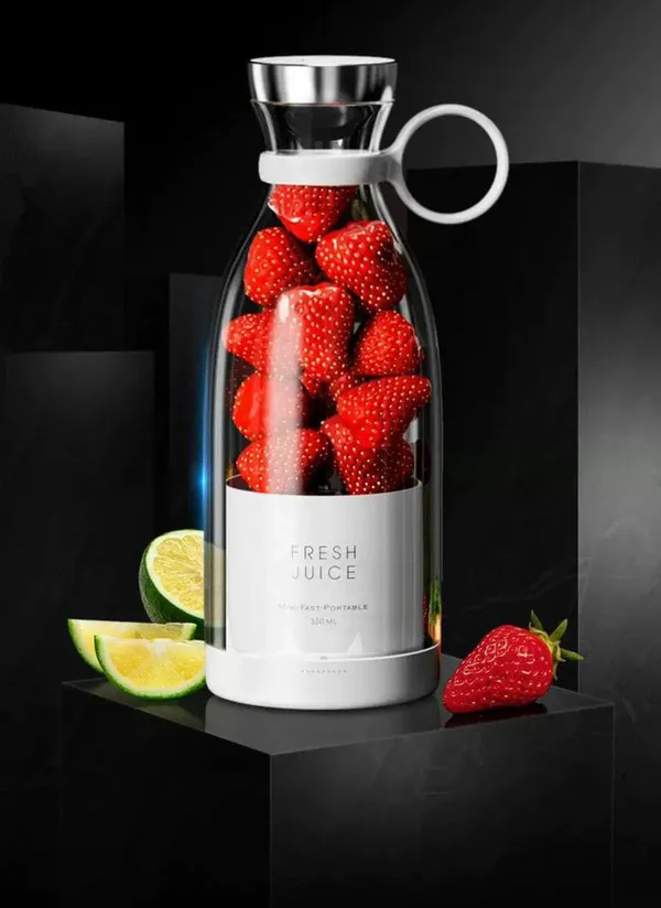 Portable_Smoothie_Blender_with_6_Blades_Made_from_BPA_free_Plastic.