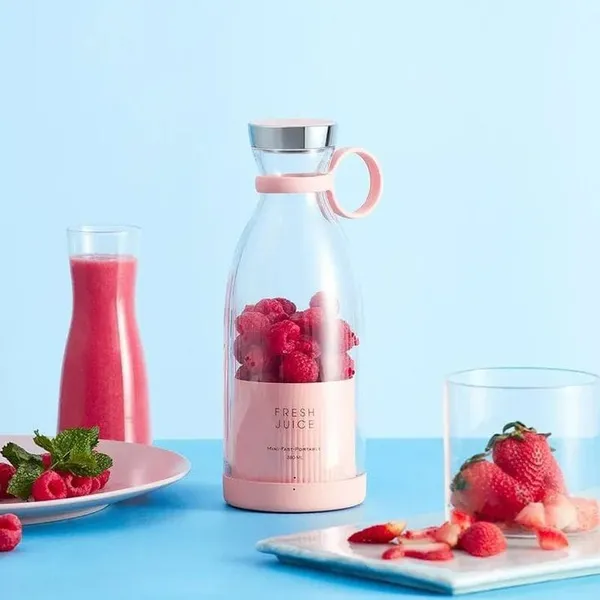 Portable_Smoothie_Blender_with_6_Blades_Made_from_BPA_free_Plastic.