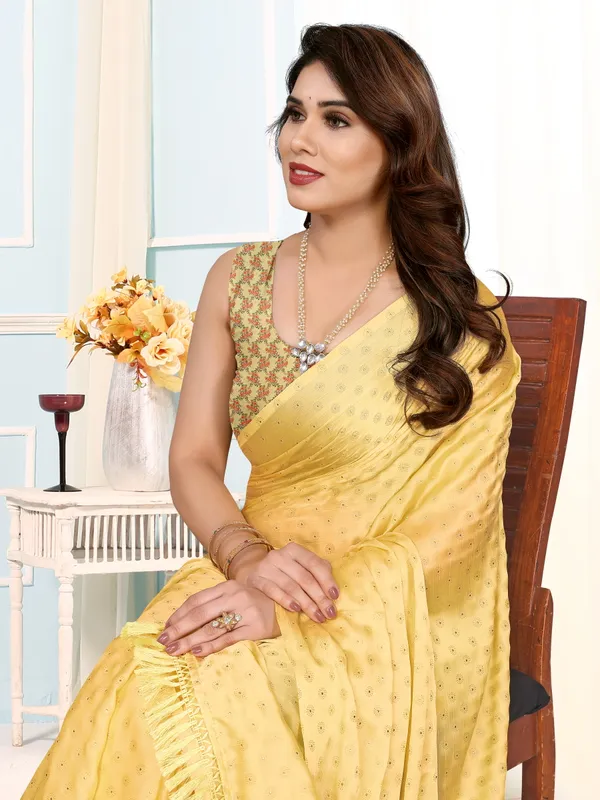 Yellow_Chiffon_Dyed_Butti_Printed_Digital_Floral_printed_blouse_saree_For_Women_&_Girls