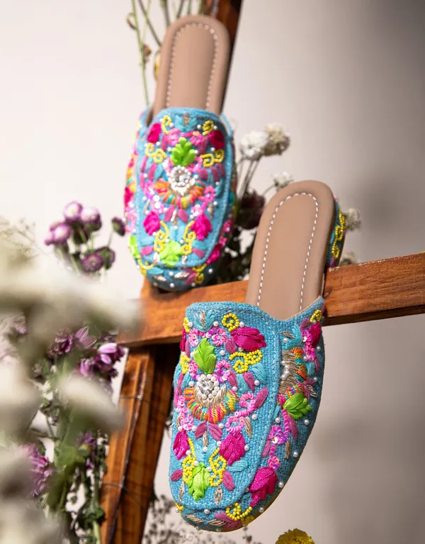 Multicolor_Fabric_And_Foam_Designer_Hand-Embroidered_Wedding_Mojari_For_Women