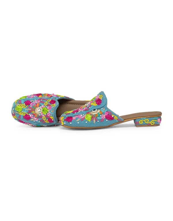 Multicolor_Fabric_And_Foam_Designer_Hand-Embroidered_Wedding_Mojari_For_Women