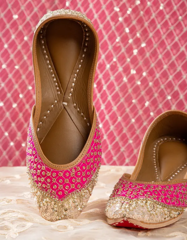 Gold_&_Pink_Punjabi_Jutti_for_Women_with_Handmade_Dabka_Leather_Lining