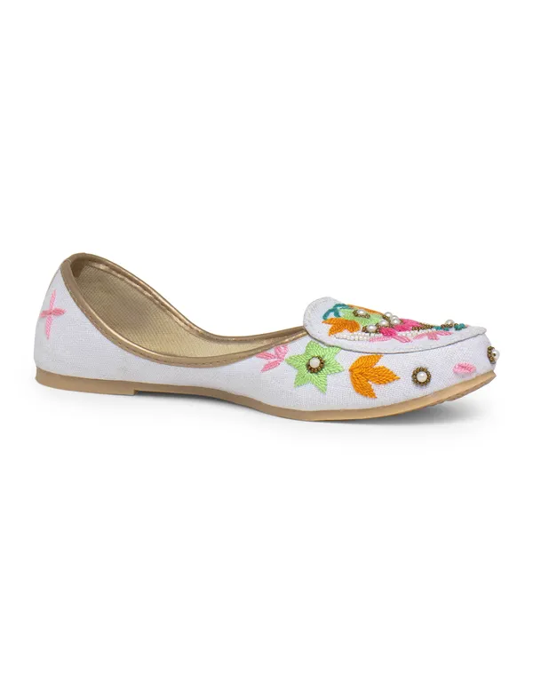 White_Fabric_And_Foam_With_Thread_And_Bead_Work_Wedding_Punjabi_Jutti_For_Women