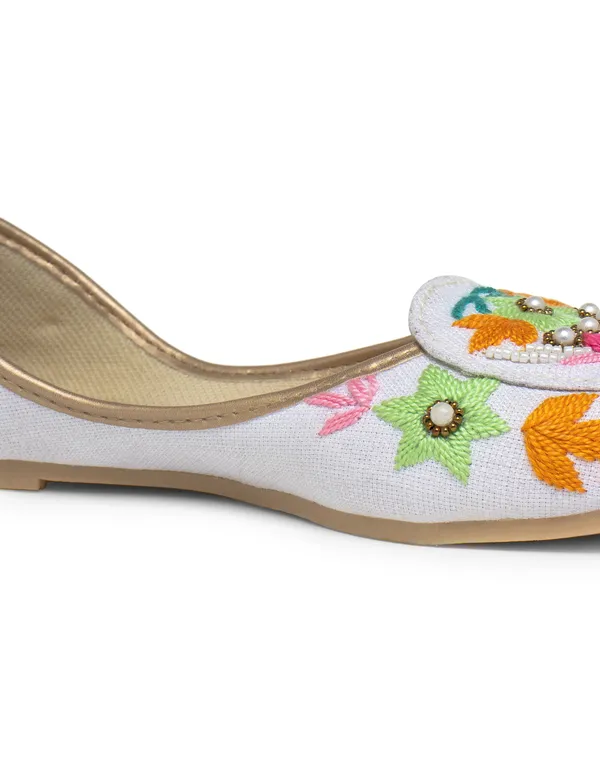 White_Fabric_And_Foam_With_Thread_And_Bead_Work_Wedding_Punjabi_Jutti_For_Women