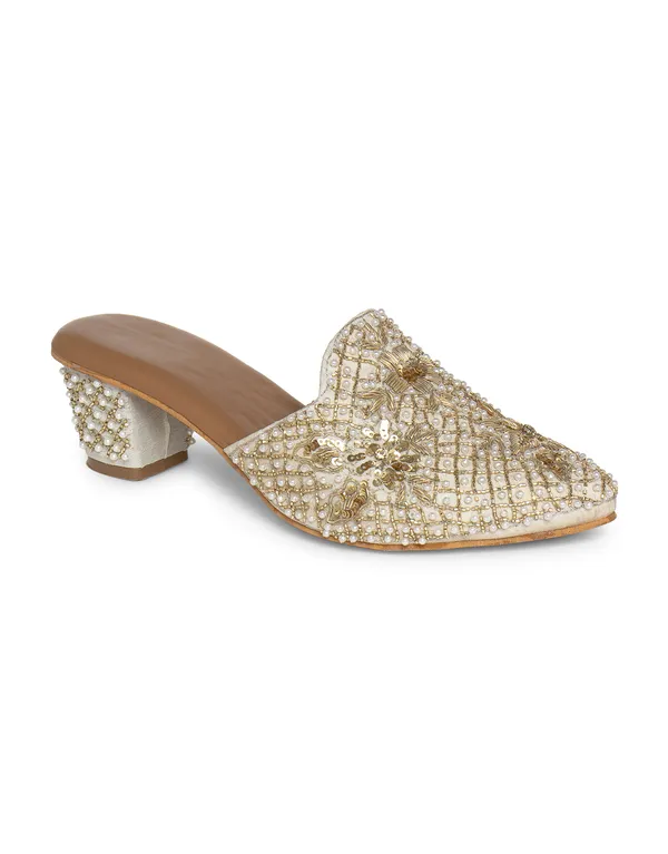 Gold_Fabric_And_Foam_Embroidery_Wedding_Mojari_Party_Sandals_For_Women