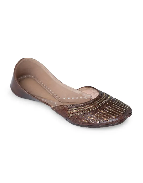 Traditional_Total_Leather_Jutti_for_Women_-_Premium_Craftsmanship_&_Soft_Leather