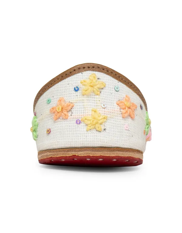 Multicolor_Punjabi_Jutti_for_Women_with_Dabka_Leather_Lining