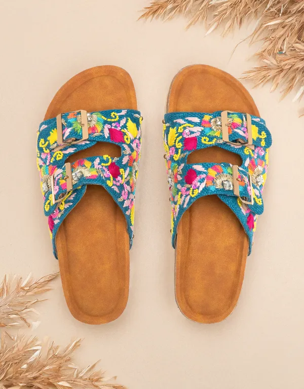 Multicolor_Fabric_And_Foam_Handcrafted_Ethnic_Flat_Slippers_For_Women