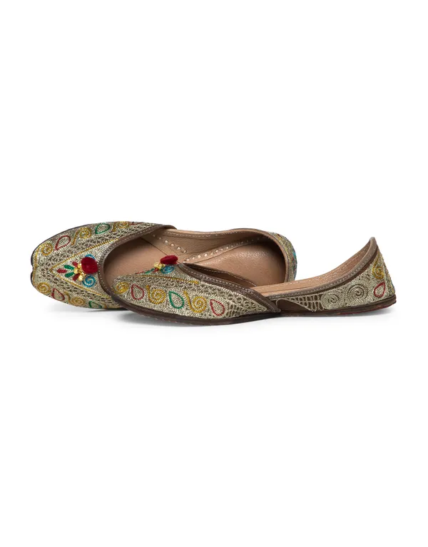 Multicolor_Punjabi_Jutti_for_Women_with_Dabka_Leather_Lining
