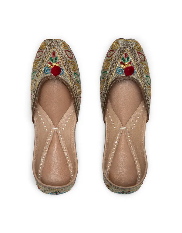 Multicolor_Punjabi_Jutti_for_Women_with_Dabka_Leather_Lining