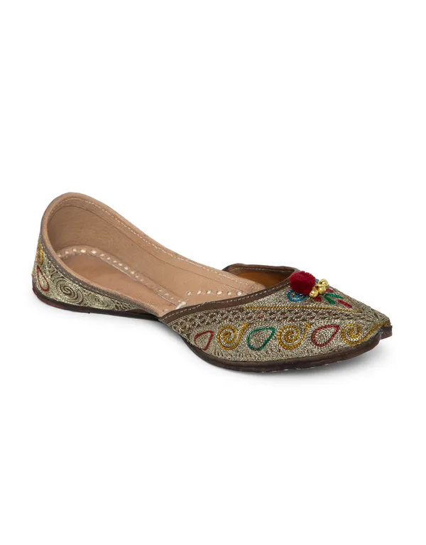 Multicolor_Punjabi_Jutti_for_Women_with_Dabka_Leather_Lining