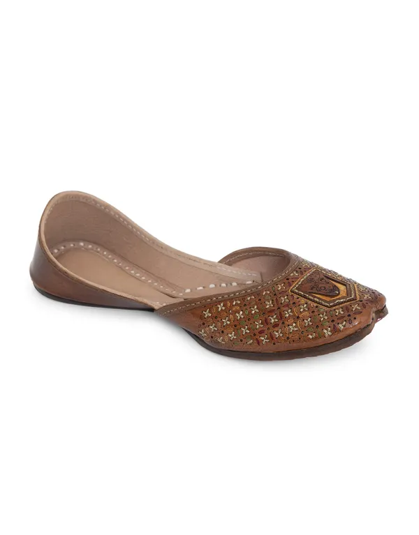 Handmade_Total_Leather_Punjabi_Jutti_-_Perfect_Blend_of_Tradition_&_Comfort