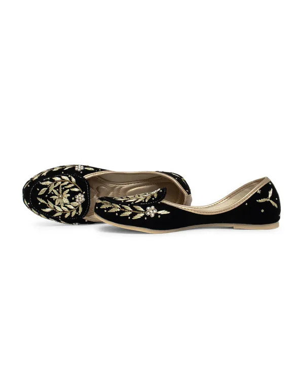 Black_Fabric_And_Foam_Ethnic_Punjabi_Jutti_For_Women