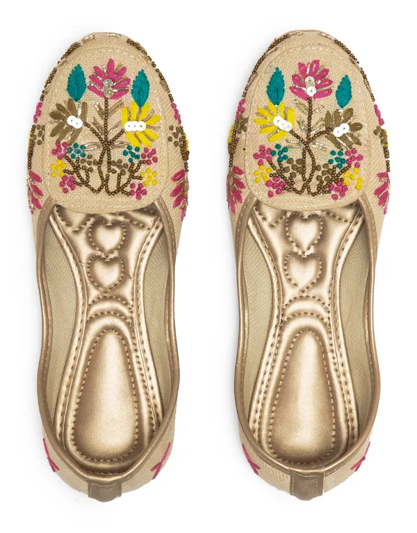 Gold_Fabric_And_Foam_Embriodered_Festive_Punjabi_Jutti_For_Women