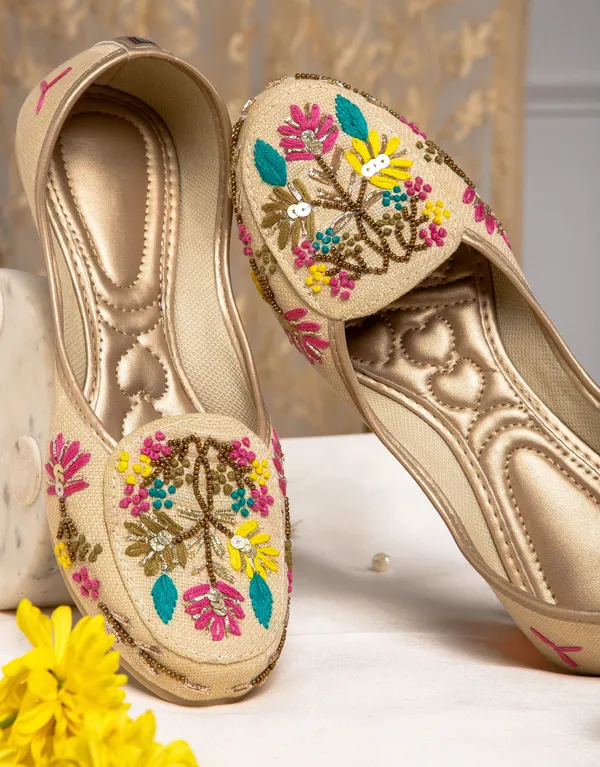 Gold_Fabric_And_Foam_Embriodered_Festive_Punjabi_Jutti_For_Women