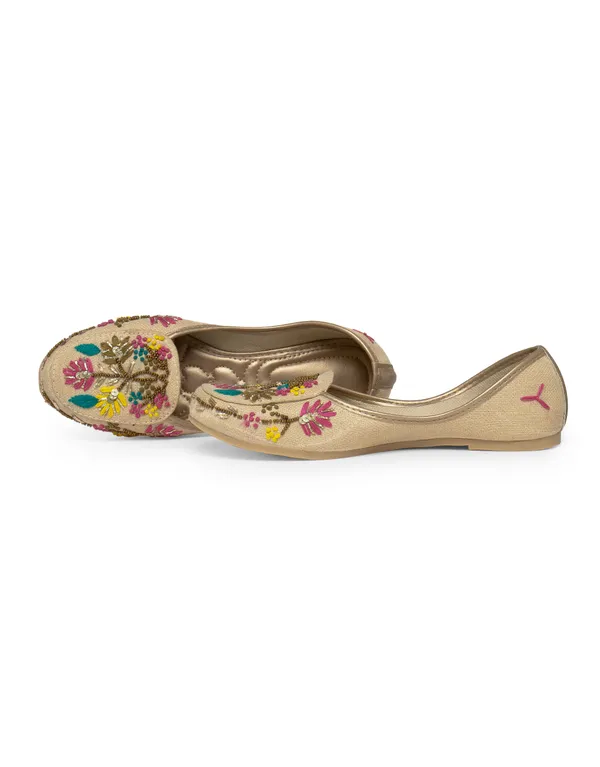 Gold_Fabric_And_Foam_Embriodered_Festive_Punjabi_Jutti_For_Women