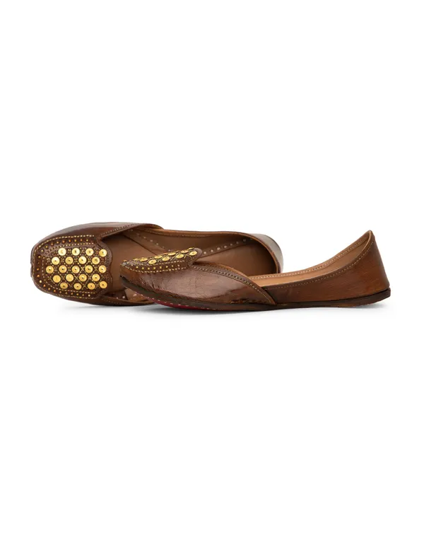 Beautiful_Total_Leather_Punjabi_Juttis_Made_with_High-Quality_Materials__Perfect_for_Special_Events