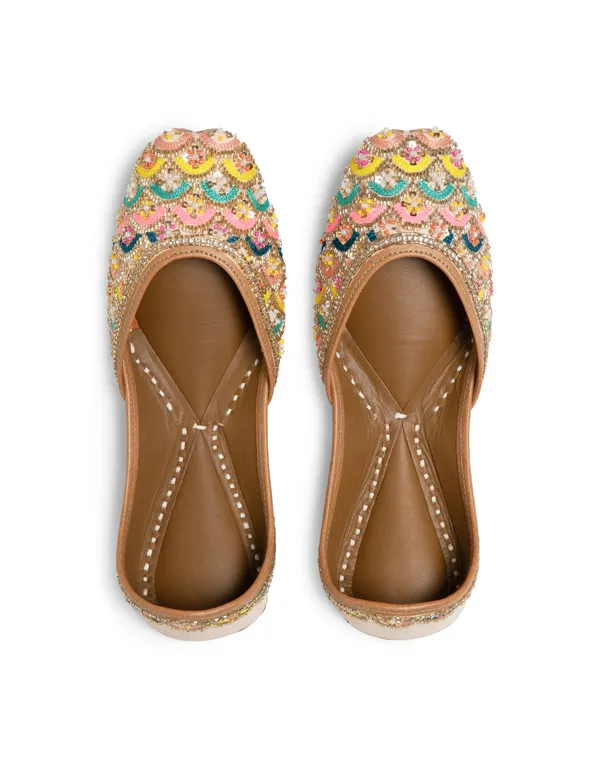 Multicolor_Punjabi_Jutti_for_Women_with_Dabka_Leather_Lining