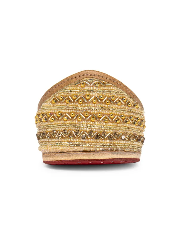 Gold_Punjabi_Jutti_for_Women_with_Dabka_Leather_Lining