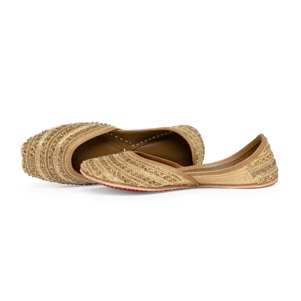 Gold_Punjabi_Jutti_for_Women_with_Dabka_Leather_Lining