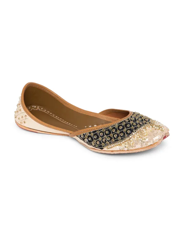 Gold_&_Black_Punjabi_Jutti_for_Women_with_Dabka_Leather_Lining_and_Bead_Detailing