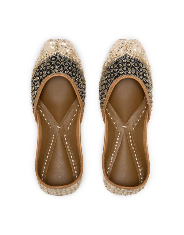 Gold_&_Black_Punjabi_Jutti_for_Women_with_Dabka_Leather_Lining_and_Bead_Detailing