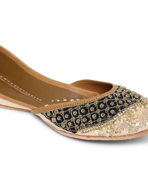 Gold_&_Black_Punjabi_Jutti_for_Women_with_Dabka_Leather_Lining_and_Bead_Detailing