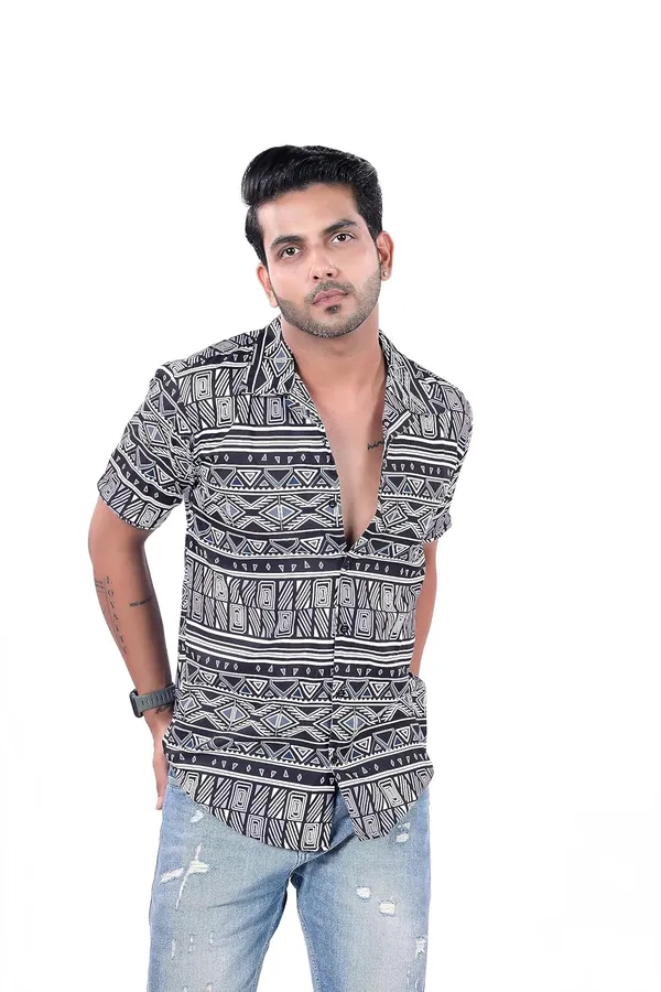 Black-White_Premium_Printed_Cotton_Blend_Casual_Shirt_For_Men