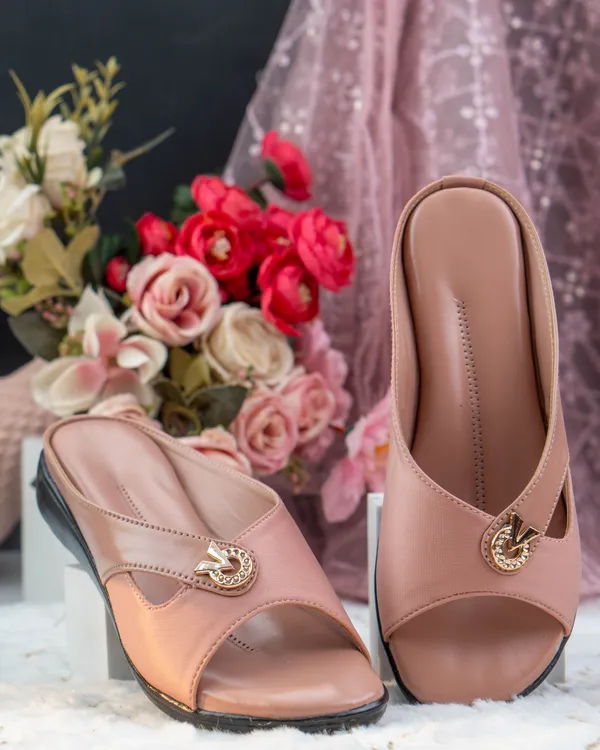 Pink_Synthetic_Leather_Flat_Sandal_For_Women