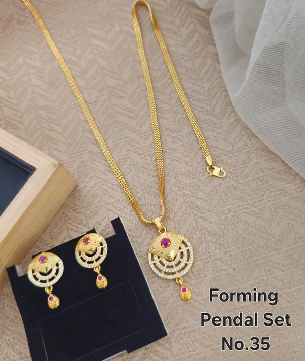 Gold_Plated_Pendant_Set_Premium_Stylish_Pendant_with_Earring_For_Women