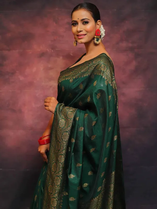 Bottle_Green_Soft_Lichi_Silk_Saree_with_Rich_Jacquard_Woven_Border_&_Designer_Blouse_|_Traditional_Banarasi_Style_Saree_for_Women