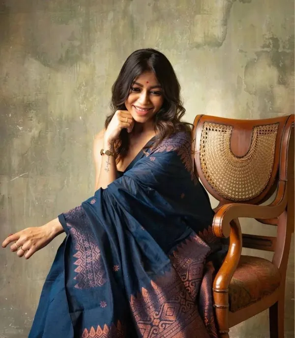 Navy_Blue_Soft_Lichi_Silk_Saree_with_Rich_Jacquard_Woven_Pallu_&_Exclusive_Jacquard_Border