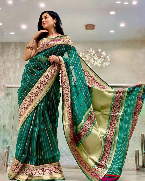Green_Silk_Woven_Zari_Border_Banarasi_Saree_for_Women