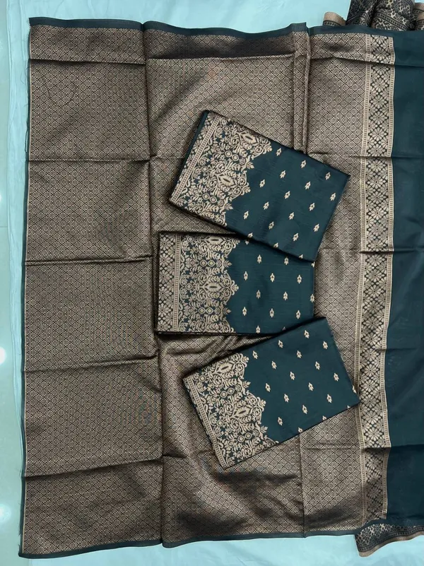 Black_Silk_Copper_Zari_Woven_Banarasi_Saree_for_Women