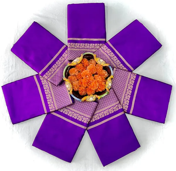 Purple_Silk_Zari_Border_Traditional_Saree_for_Women