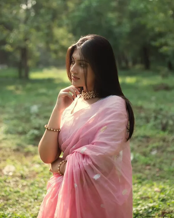 Pink_Cotton_Silk_Woven_Booti_Saree_with_Blouse_for_Women