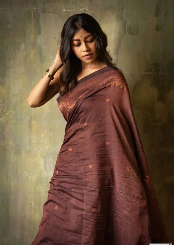 Brown_Soft_Lichi_Silk_Saree_with_Rich_Jacquard_Woven_Pallu_&_Exclusive_Jacquard_Border