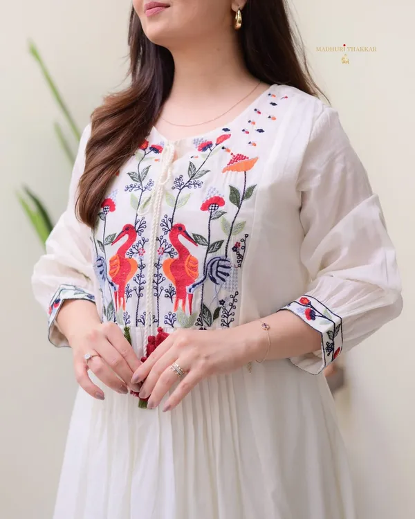 Women_Trendy_Stylish_Cotton_Printed_Scop_Neck_Long_Party_Wear_Kurta_Plazo_Sat_(White)