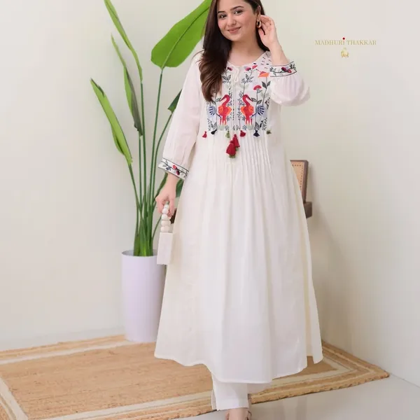 Women_Trendy_Stylish_Cotton_Printed_Scop_Neck_Long_Party_Wear_Kurta_Plazo_Sat_(White)