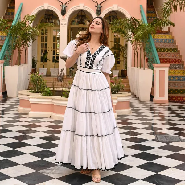 White_Bunai_Cotton_Regular_Fit_Casual_Gown_For_Women