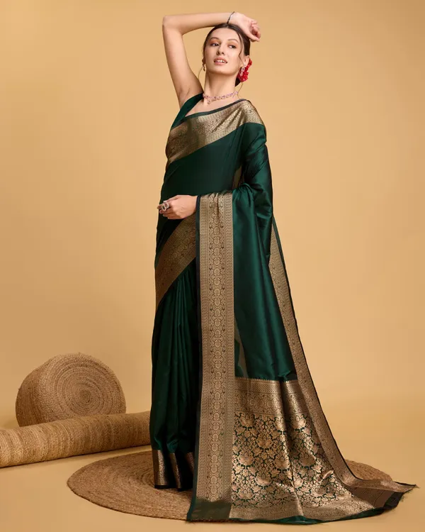 Dark_Green_Color_Soft_Kanchipuram_Silk_Saree_With_Zari_Weaving_Work